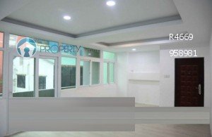 For Rent in Kamaryut, Zeya Thiri Condominium (Malihku Real Estate) in Kamaryut, Yangon